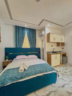 1 bedroom ensuite in a shared House - 2
