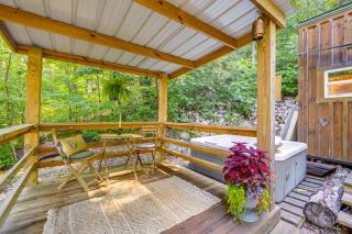 Tiny Home with Private Sauna in Woods of Newport! - 8