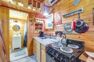Tiny Home with Private Sauna in Woods of Newport! - Newport - 2