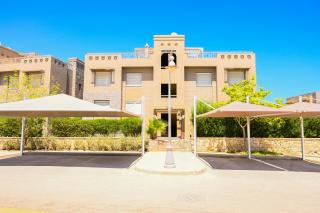 1 BDR stunning Pool view in Einbay - 1