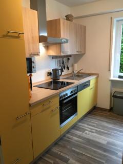 Mosel Valley View Apartment - Budget-Friendly with Garage - 8
