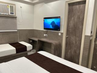 Hotel Sapphire By SJR Hotels - New Delhi - 6