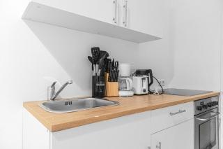 Joyful 4BR Apt @ superb location near AKH Hospital - 4