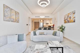 Modern 3BR with City Views and a Spacious Layout - 4