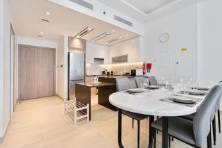 Modern 3BR with City Views and a Spacious Layout - 2