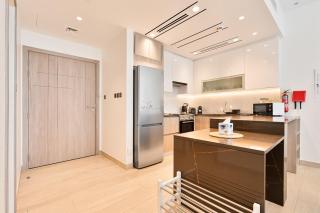 Modern 3BR with City Views and a Spacious Layout - 1