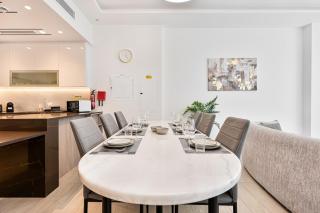 Modern 3BR with City Views and a Spacious Layout - 8