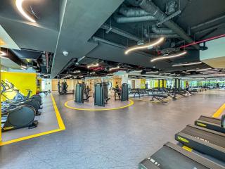 Modern 3BR with City Views and a Spacious Layout - 6