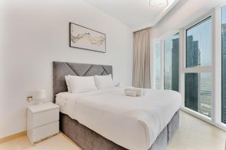 Modern 3BR with City Views and a Spacious Layout - 9