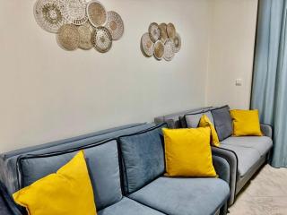 Motor City Norton Court Parking Pool - 6