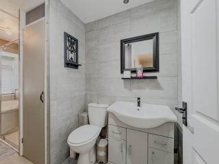 Rise Park Cozy House - Basildon - 5