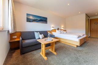 Ländle Hotel - 1