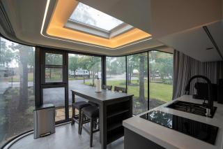 Futuristic Vessel Home of Tomorrow - 5