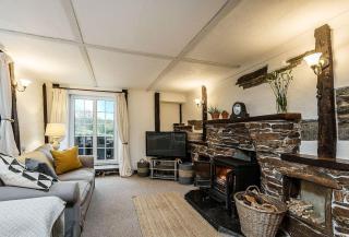 Primrose Cottage - 1