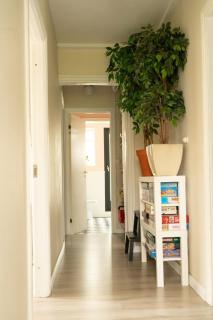 Stylish 2-Bedroom Apartment in a Cozy Neighborhood - Reykjavík - 3