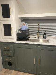 "Glamping" near UA & Mercedes on private property - 2