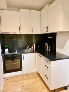 Modern Apartment Garden with 5 Single Beds - Wiener Neudorf - 5