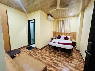 Hotel Royal Near Laxmi Nagar V3S MALL - New Delhi - 3