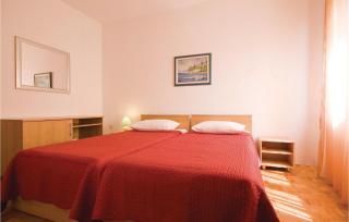 6 Bedroom Cozy Apartment In Nin - 5