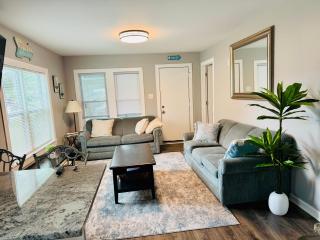 Charming Walled Lake MI Cottage - 6