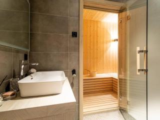 Chalet de luxe 5* avec Spa, PMR, au pied des pistes - FR-1-398-621 - 6