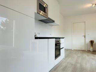 Modern Apartment with Garden - Free Parking - Wenen - 9