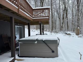 5 min to Lake Chic Cozy Hot Tub - Sparta - 2