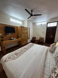 Godara Guest house - - 5