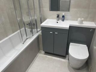 Modern newly refurbished 2 bedroom house in Croydon - 6