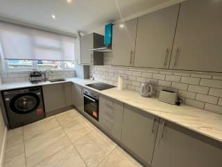 Modern newly refurbished 2 bedroom house in Croydon - 8