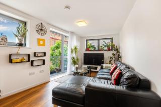 Lovely 2BR Flat with Balcony in Zone 2 - 0