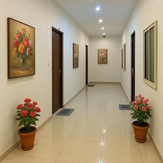 Hotel Rising Ayodhya by IQ Hotels - Comfortable Stay Near Ram Mandir - Ayodhya - 2