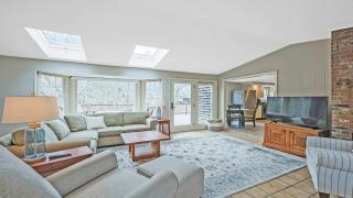 Stay On The Cape Vacation Rentals Cape Cod Getaway Near Beaches & Bike Trail - 9