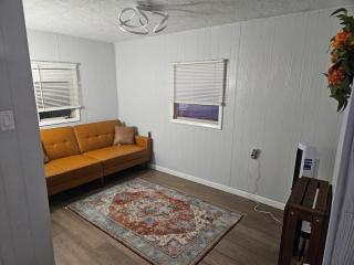 Super Comfy Entire Home - 8