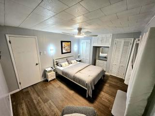Super Comfy Entire Home - 4