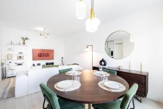 GuestReady - Chic Retreat with Balcony for 2 - 5
