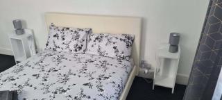 Cosy 2-Bed Apartment - Sleeps 4 & Central - London - 6