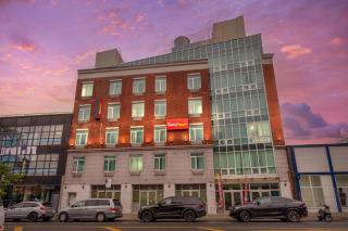 Red Roof PLUS Brooklyn - Flatbush Ave - 8