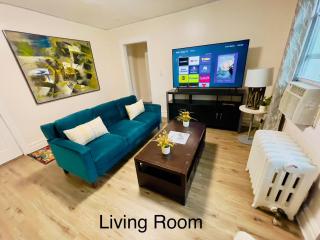 Great Location, Free Parking, Spacious, Private Office & Family Friendly - Evanston - 0