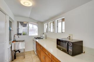3 Mi to Beaches Low-Key San Pedro Rental! - 8