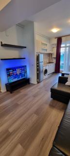Monaco Summerland Rentals - Mamaia - 2