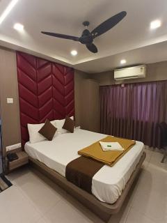 Hotel Royal Inn Lodging And Boarding - Jāmb - 7