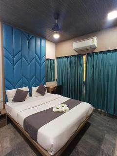 Hotel Royal Inn Lodging And Boarding - Jāmb - 5