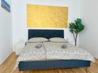 Bright Calm Apartment with Free Parking - Wenen - 2