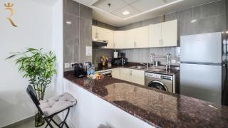 Zayna Breeze 1BR - Bright Canal View Stay Near Reem Mall & Waterfront, Al Reem - 8