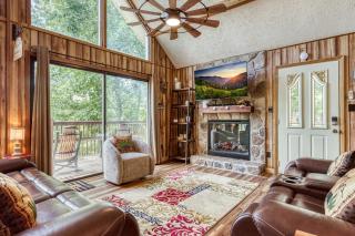 Heavenly Gaze - Pigeon Forge - 4