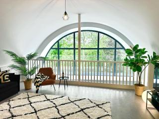 Stunning 2BR Duplex Near Centre - 4
