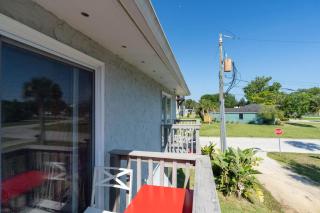 3BR Hot Tub, 5 min to DT, Pool Table, Free Pking - 5