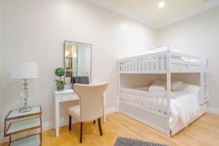 468d) Sleeps 15 - Hot Tub - Universal - Los Angeles - 3