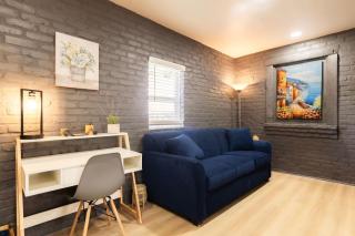 King Comfort - Bright and Modern 1BR Stay in Dunlap - 4